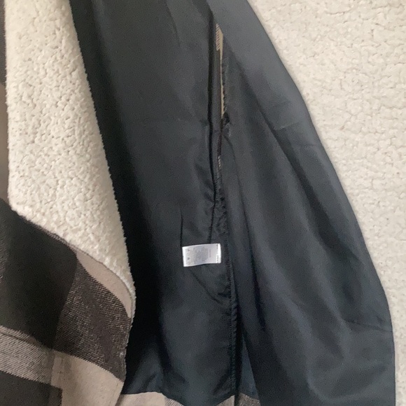 Paper Crane Plaid Sherpa Vest - Picture 8 of 16